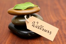 Aromamassage, die kombination aus klassischer Massage und wohltuhenden Aromen  Bild: &copy; Christian Jung - Fotolia.com